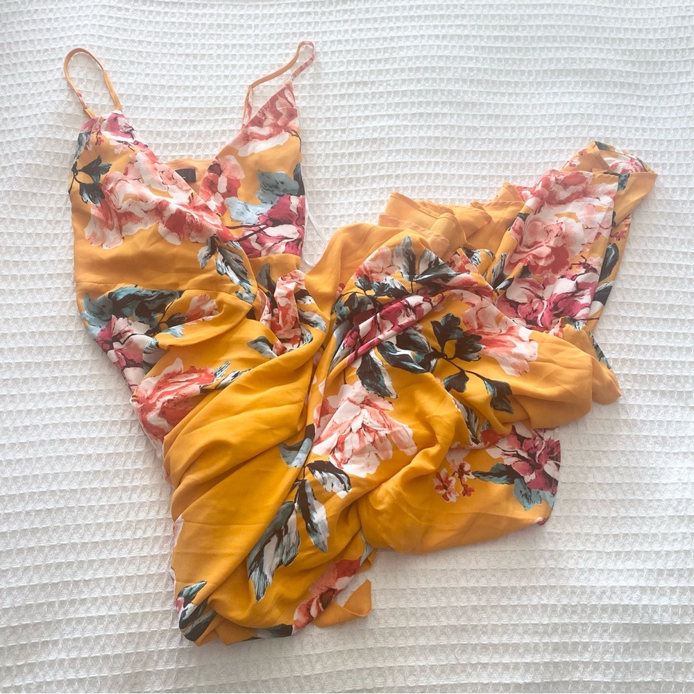 Lulu’s gold floral sleeveless wrap maxi slit dress size Small